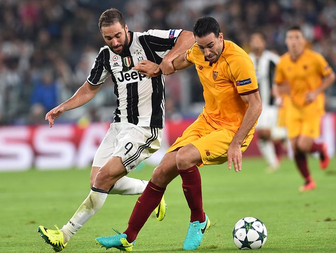 英超-维尔茨造乌龙范迪克致丢球 利物浦1-1桑德兰（英超：维尔茨迫使对手乌龙，范迪克失误送礼，利物浦1-1战平桑德兰）