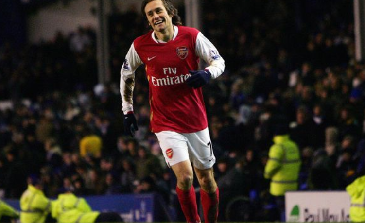 十人多特1-1弗赖堡跌至德甲第三 小贝林厄姆染红霍勒精彩凌空侧勾（少打一人多特1-1弗赖堡降至德甲第3 小贝林厄姆染红霍勒凌空侧勾）