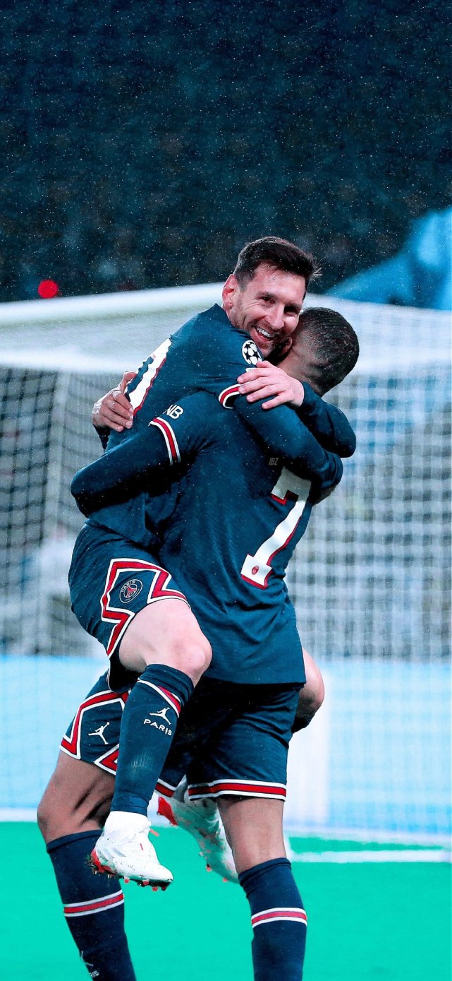 埃迪·豪：托纳利腿部伤势不太严重，今天将评估维萨能否出战