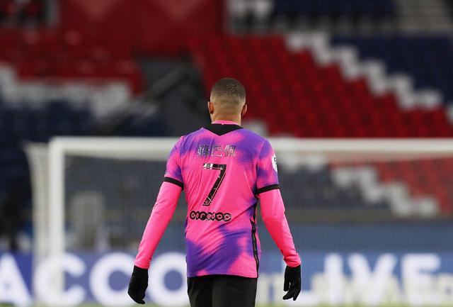 武磊：夺冠彰显海港底蕴，崇明一期球员会继续做好球队榜样（武磊：夺冠展现海港底色，崇明一期球员将继续为球队树立标杆）