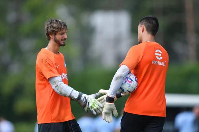 53%，姆巴佩是欧冠进球50+球员中客场进球占比最高的（欧冠50+射手中，姆巴佩客场进球占比最高，达53%）