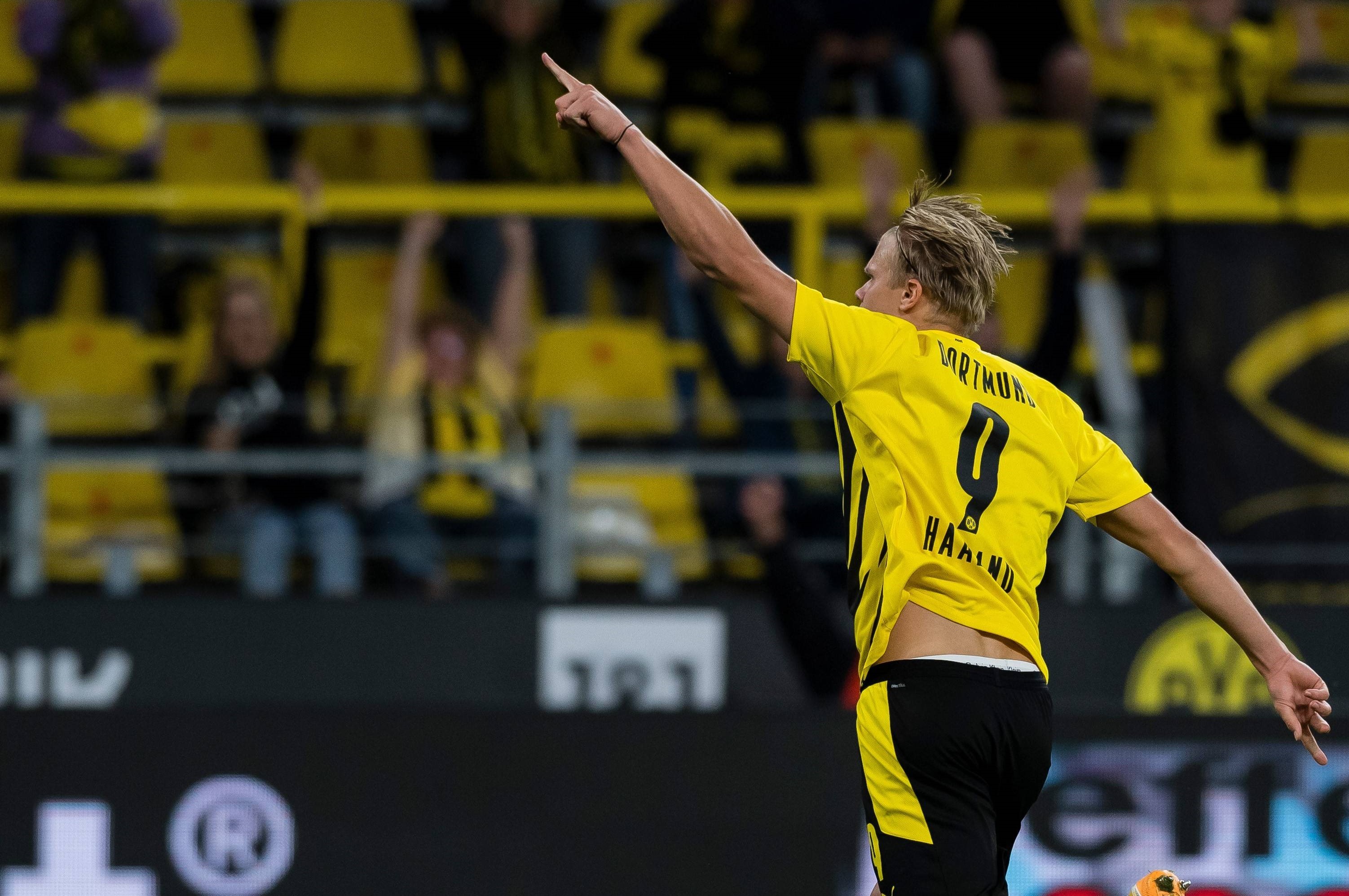 澳超前瞻：麦克阿瑟FC进攻不稳，布里斯班狮吼防守无解（澳超前瞻：麦克阿瑟FC进攻起伏不定，布里斯班狮吼防守固若金汤）