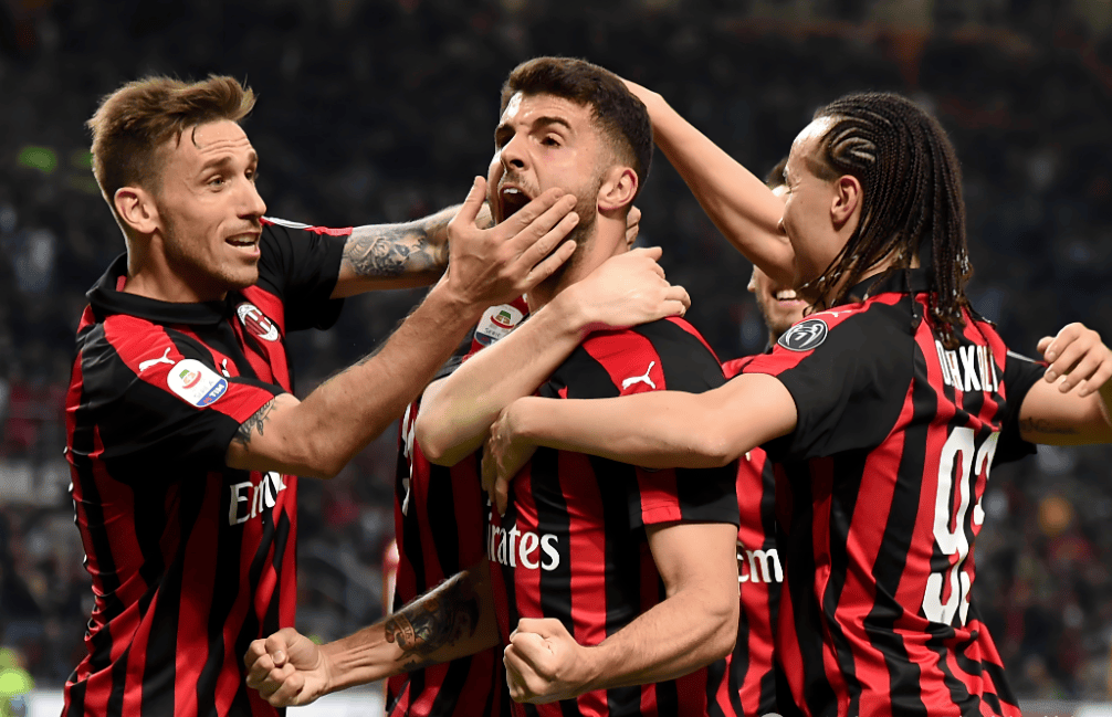 踢球者：阿德耶米被换下后有不满情绪，凯尔要对他进行罚款（踢球者：阿德耶米对被换下不满，凯尔将处以罚款）