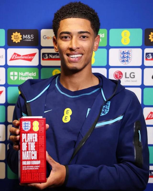 曼联狂丢21球暴露防守隐患，明夏抢免费英超铁卫！阿莫林欲签嫡系（曼联连丢21球显后防短板，明夏瞄准免签英超铁卫，阿莫林力荐嫡系）