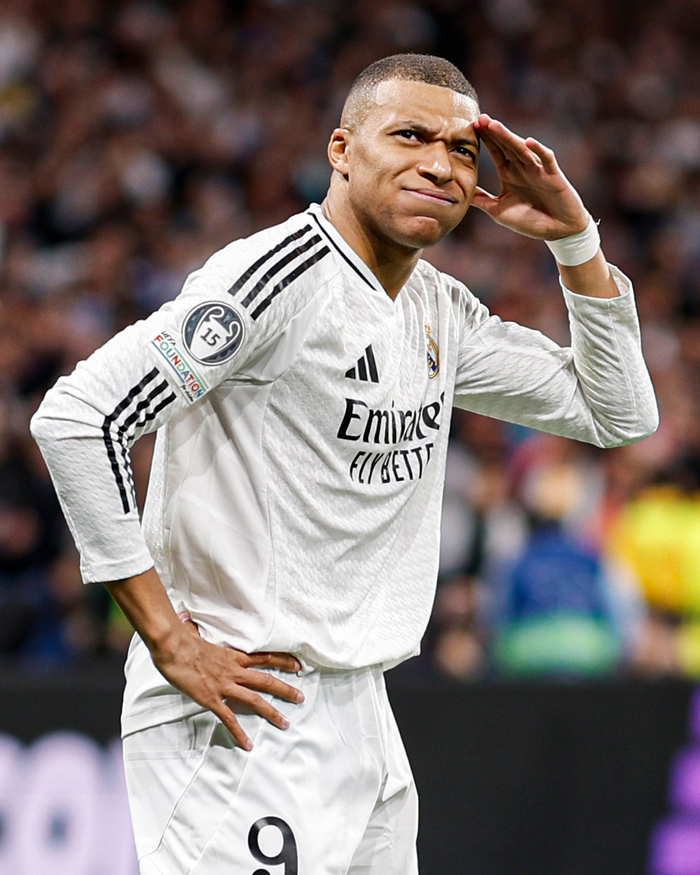 穆里尼奥提前送出圣诞礼物？两小将欧冠迎本菲卡一线队首秀